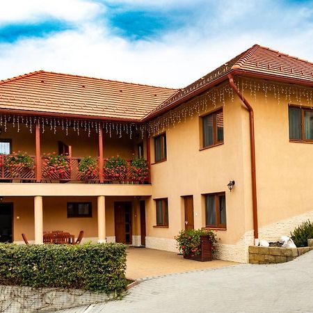 Casa Tofi Vendeghaz Aparthotel Praid Buitenkant foto